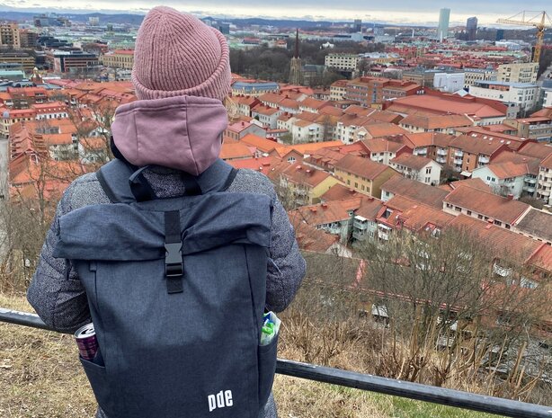 Caroline vor der Skyline von Malmö